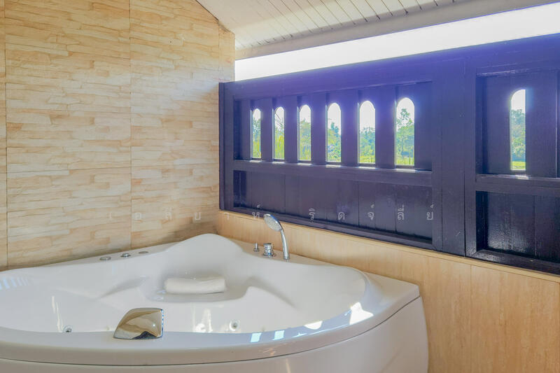 Spacious Private Residence with Pool and Garden Setting, Chiang Mai, Mae Phaek, San Sai, Chiang Mai, 4 Bedrooms, 400 sqm, Single Detached House For Sale, by Elijah Ridgley, 500144504 - DDproperty.com