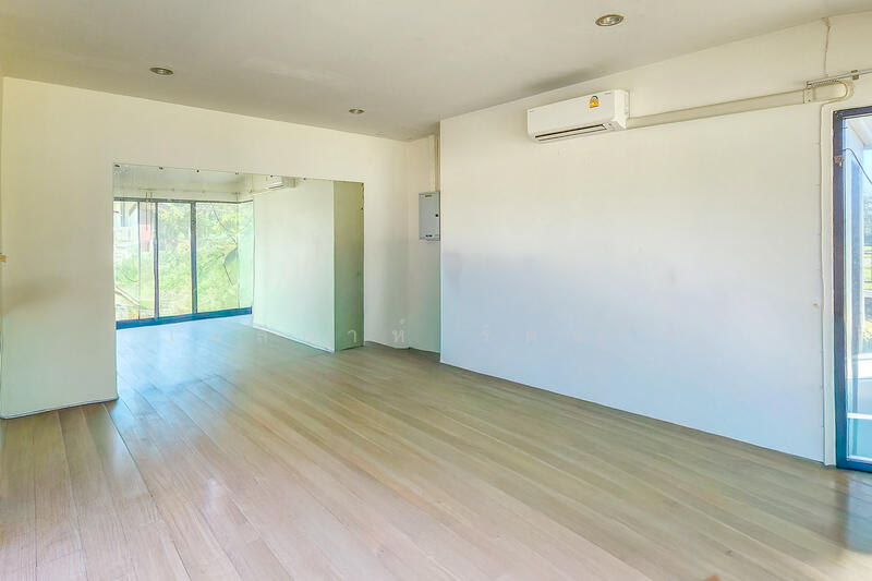 Spacious Private Residence with Pool and Garden Setting, Chiang Mai, Mae Phaek, San Sai, Chiang Mai, 4 Bedrooms, 400 sqm, Single Detached House For Sale, by Elijah Ridgley, 500144504 - DDproperty.com