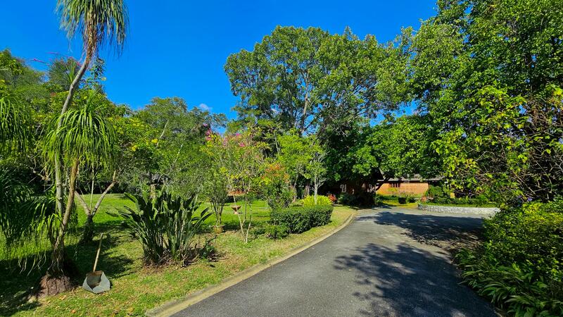 English Country–Style Garden House for Sale, House for Sale in San Sai District, Chiang Mai, ถนนวงแหวนรอบสาม, San Phra Net, San Sai, Chiang Mai, 4 Bedrooms, 350 sqm, Single Detached House For Sale, by สุภัทร สังขมณี, 500144521 - DDproperty.com