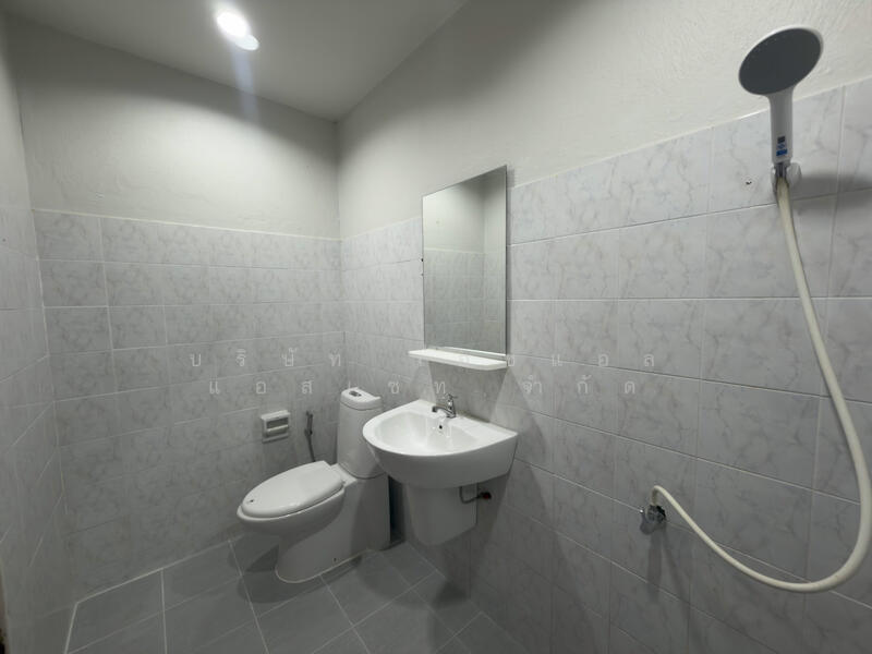 Baan Pongsirichai 2, Samut Sakhon, Om Noi, Krathum Baen, Samut Sakhon, 5 Bedrooms, 180 sqm, Townhouse For Sale, by บริษัท เอชแอล แอสเซท จำกัด, 500144538 - DDproperty.com