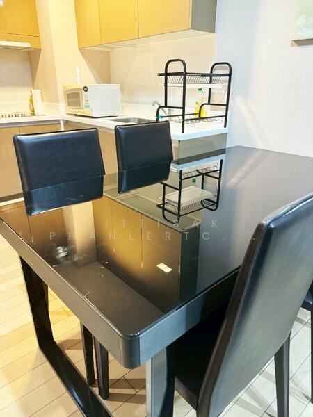 Siri At Sukhumvit, Bangkok, 902 Sukhumvit Road, Phra Kanong, Khlong Toei, Bangkok, 3 Bedrooms, 100 sqm, Condo For Rent, by Kittisak Phanlertchavarit, 500144580 - DDproperty.com