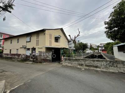 ขาย - ขายที่ดิน 90 ตร.ว. ลาดพร้าว 81 ใกล้ อิมพีเรียล เวิลด์ ที่ดินห่างจากปากซอยลาดพร้าว 81 เพียง 350 เมตร, กรุงเทพ