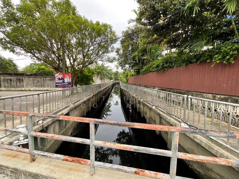 ขายที่ดิน 90 ตร.ว. ลาดพร้าว 81 ใกล้ อิมพีเรียล เวิลด์ ที่ดินห่างจากปากซอยลาดพร้าว 81 เพียง 350 เมตร, Bangkok, Khlong Chaokhun Sing, Wang Thonglang, Bangkok, , 360 sqm, Land For Sale, by Jutanon Komoottanaruk, 500144718 - DDproperty.com