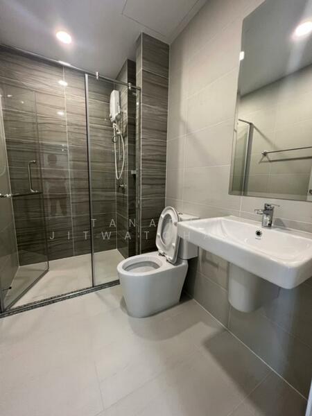 Supalai Loft Prajadhipok-Wongwian Yai, Bangkok, Prajadhipok Road, Somdet Chao Phraya, Khlong San, Bangkok, 2 Bedrooms, 49 sqm, Condo For Rent, by Tanapat Jitwatcharakomol, 500144804 - DDproperty.com