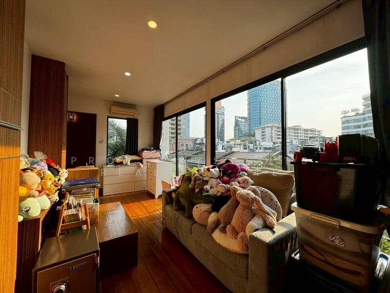 House BTS Thonglor, Bangkok, Khlong Tan Nua, Watthana, Bangkok, 3 Bedrooms, 600 sqm, Single Detached House For Rent, by PROPERTYSIGHTS REAL ESTATE, 500144822 - DDproperty.com