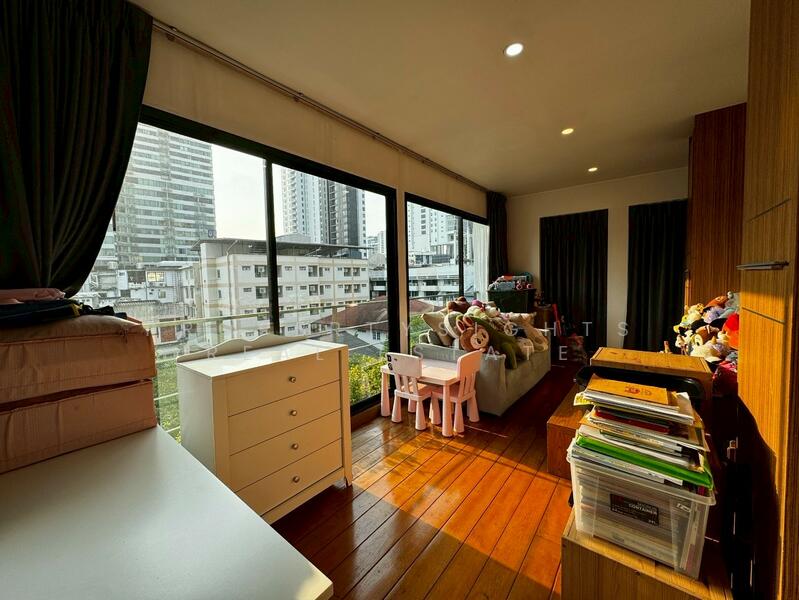 House BTS Thonglor, Bangkok, Khlong Tan Nua, Watthana, Bangkok, 3 Bedrooms, 600 sqm, Single Detached House For Rent, by PROPERTYSIGHTS REAL ESTATE, 500144822 - DDproperty.com