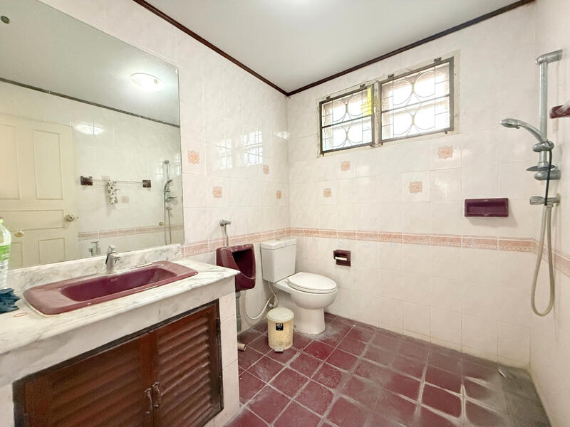 Wararom Phetkasem 69, Bangkok, Liab Klong Phasi Charoen Tai Road, Nong Kham, Nong Khaem, Bangkok, 4 Bedrooms, 200 sqm, Single Detached House For Sale, by Punpapa Rassamee, 500144842 - DDproperty.com