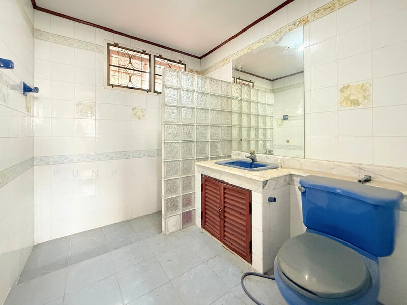 Wararom Phetkasem 69, Bangkok, Liab Klong Phasi Charoen Tai Road, Nong Kham, Nong Khaem, Bangkok, 4 Bedrooms, 200 sqm, Single Detached House For Sale, by Punpapa Rassamee, 500144842 - DDproperty.com