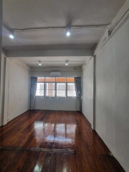 3-BR Townhouse, Bangkok, Bang Chak, Phra Khanong, Bangkok, 3 Bedrooms, 120 sqm, Townhouse For Rent, by Ramita Theptham, 500144853 - DDproperty.com