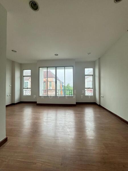 Baan Klang Muang British Town Srinakarin : บ้านกลางเมือง บริติช ทาวน์ ศรีนครินทร์, สมุทรปราการ, ซอยบ้านกลางเมือง บริติช ทาวน์ ศรีนครินทร์, บางแก้ว, บางพลี, สมุทรปราการ, 21 ตร.ม., ทาวน์เฮ้าส์ ขาย, โดย Connex Property, 500144854 - DDproperty.com