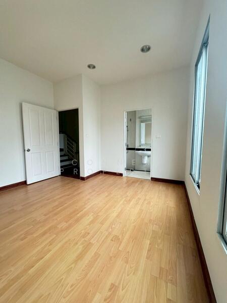 Baan Klang Muang British Town Srinakarin : บ้านกลางเมือง บริติช ทาวน์ ศรีนครินทร์, สมุทรปราการ, ซอยบ้านกลางเมือง บริติช ทาวน์ ศรีนครินทร์, บางแก้ว, บางพลี, สมุทรปราการ, 21 ตร.ม., ทาวน์เฮ้าส์ ขาย, โดย Connex Property, 500144854 - DDproperty.com