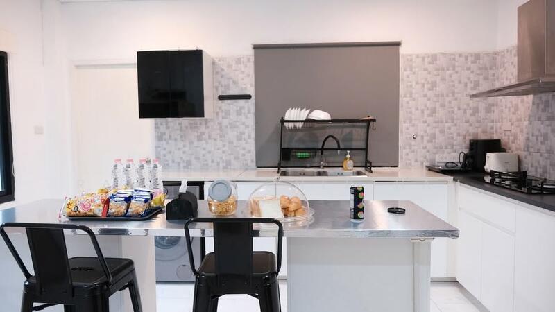 5-BR House, Bangkok, Bang Na Nuea, Bang Na, Bangkok, 5 Bedrooms, 400 sqm, Single Detached House For Rent, by Ramita  Theptham, 500144857 - DDproperty.com