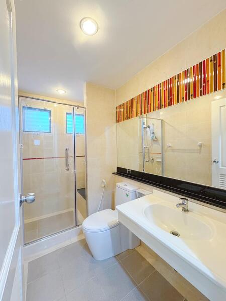 3-BR Townhouse, Bangkok, Bang Chak, Phra Khanong, Bangkok, 3 Bedrooms, 200 sqm, Townhouse For Rent, by Ramita Theptham, 500144859 - DDproperty.com