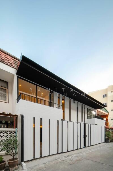 ทาวน์เฮ้าส์ 2-ห้องนอน, กรุงเทพ, พระโขนงเหนือ, วัฒนา, กรุงเทพ, 170 ตร.ม., ทาวน์เฮ้าส์ ขาย, โดย Ramita  Theptham, 500144875 - DDproperty.com