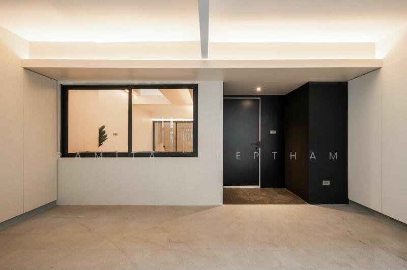 2-BR Townhouse, Bangkok, Phra Kanong Nua, Watthana, Bangkok, 2 Bedrooms, 170 sqm, Townhouse For Sale, by Ramita Theptham, 500144875 - DDproperty.com