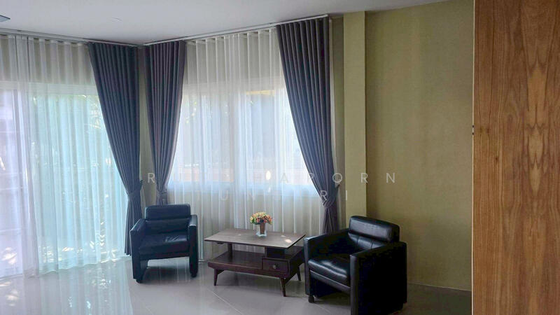 บ้านในโครงการคุณภาพ ให้เช่า – ใกล้โรงเรียนปัญญาเด่น เพียง 5 นาที ค่าเช่า 55,000 บาท / เดือน รหัสทรัพ, Chiang Mai, Nam Phare, Hang Dong, Chiang Mai, 5 Bedrooms, 180 sqm, Single Detached House For Rent, by Rutchaporn Tunsiri, 500144885 - DDproperty.com