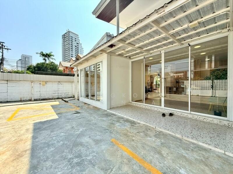 Detached House, Bangkok, Sukhumvit 63, Khlong Tan Nua, Watthana, Bangkok, 4 Bedrooms, 300 sqm, Single Detached House For Rent, by Bangkok Residential, 500144931 - DDproperty.com