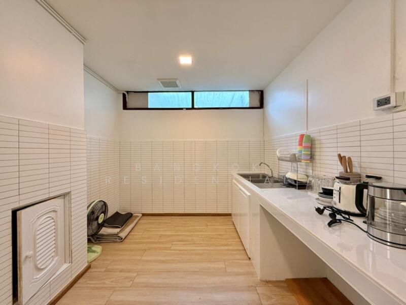 Detached House, Bangkok, Sukhumvit 63, Khlong Tan Nua, Watthana, Bangkok, 4 Bedrooms, 300 sqm, Single Detached House For Rent, by Bangkok Residential, 500144931 - DDproperty.com