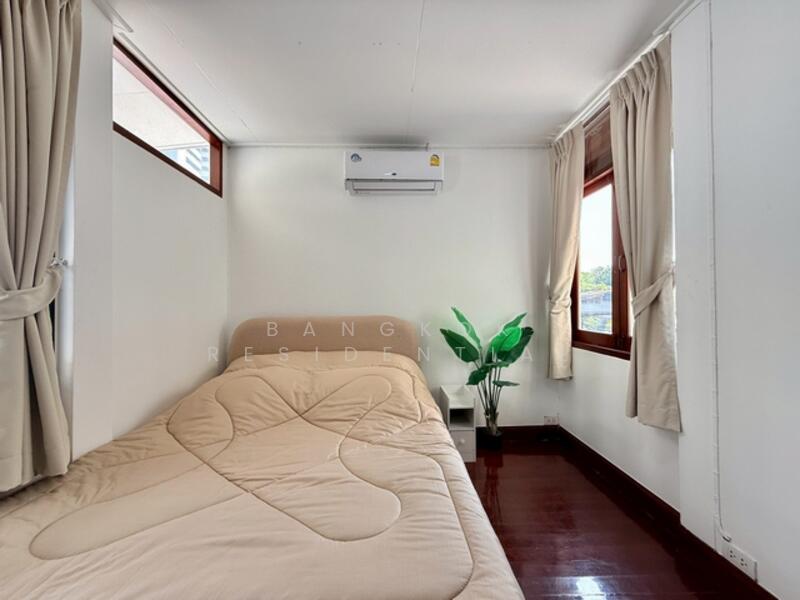 Detached House, Bangkok, Sukhumvit 63, Khlong Tan Nua, Watthana, Bangkok, 4 Bedrooms, 300 sqm, Single Detached House For Rent, by Bangkok Residential, 500144931 - DDproperty.com