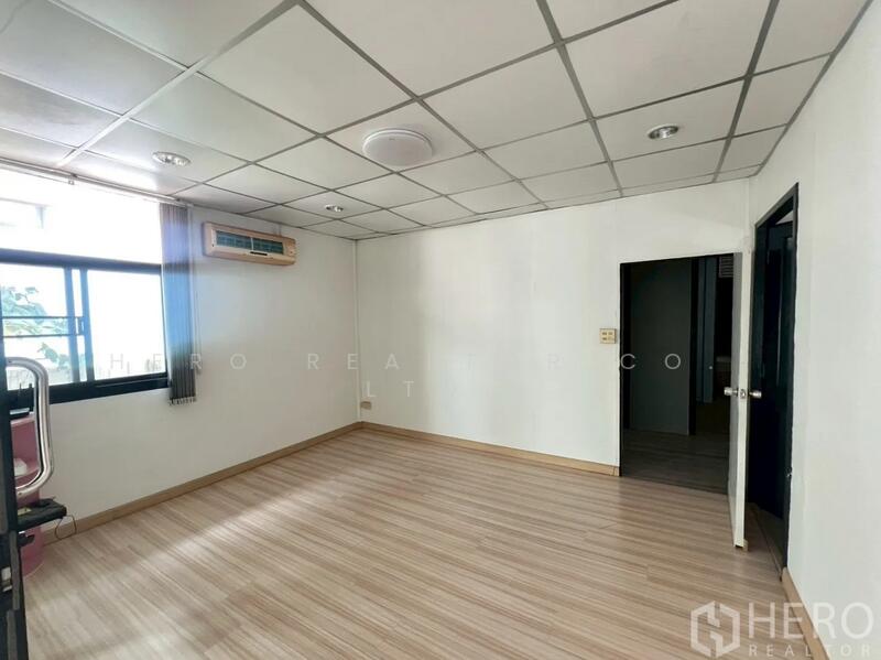 For Sale 4 Bedroom Detached House Wang Thonglang, Bangkok HRE00224, Bangkok, Khlong Chaokhun Sing, Wang Thonglang, Bangkok, 4 Bedrooms, 600 sqm, Single Detached House For Sale, by Hero Realtor Co., Ltd., 500144954 - DDproperty.com