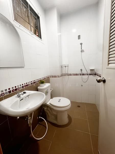 ทรัพย์เจริญ ฉลองกรุง 53, กรุงเทพ, ลำปลาทิว, ลาดกระบัง, กรุงเทพ, 100 ตร.ม., ทาวน์เฮ้าส์ ขาย, โดย Khun Na, 500144967 - DDproperty.com