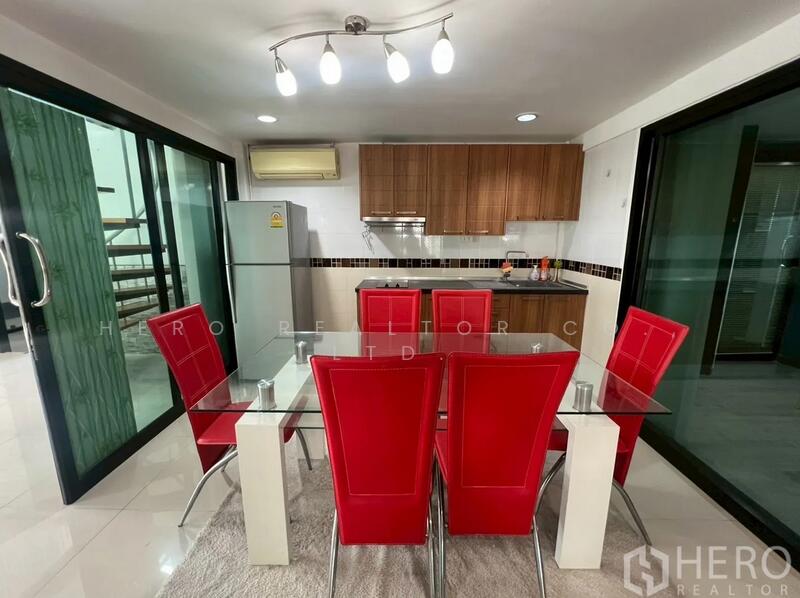 For Rent 4 Bedroom Detached House Wang Thonglang, Bangkok HRE00224, Bangkok, Khlong Chaokhun Sing, Wang Thonglang, Bangkok, 4 Bedrooms, 600 sqm, Single Detached House For Rent, by Hero Realtor Co., Ltd., 500145038 - DDproperty.com