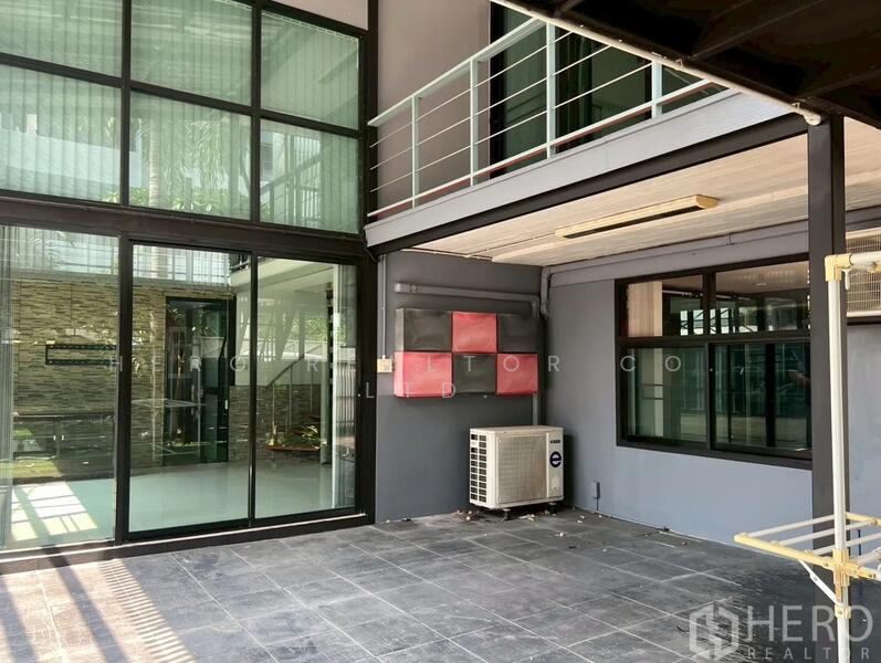 For Rent 4 Bedroom Detached House Wang Thonglang, Bangkok HRE00224, Bangkok, Khlong Chaokhun Sing, Wang Thonglang, Bangkok, 4 Bedrooms, 600 sqm, Single Detached House For Rent, by Hero Realtor Co., Ltd., 500145038 - DDproperty.com