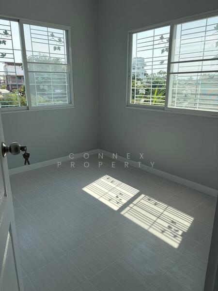 Poomjainivate 3 : ภูมิใจนิเวศน์ 3 สมุทรปราการ, สมุทรปราการ, ในคลองบางปลากด, พระสมุทรเจดีย์, สมุทรปราการ, 120 ตร.ม., ทาวน์เฮ้าส์ ขาย, โดย Connex Property, 500145063 - DDproperty.com