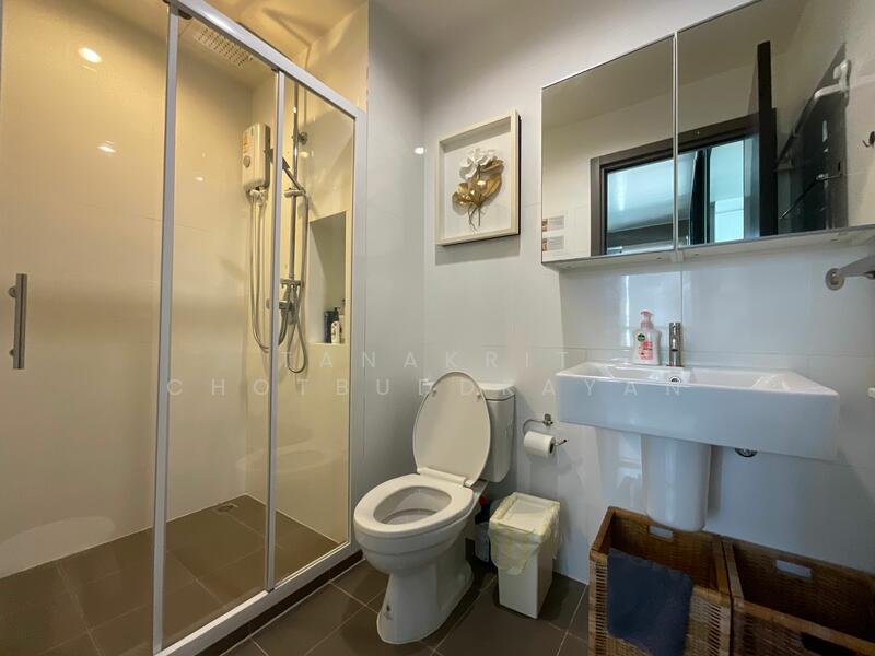 The Base Park East Sukhumvit 77, Bangkok, 99 Soi Pridi Banomyong 2, Phra Kanong Nua, Watthana, Bangkok, 1 Bedroom, 31 sqm, Condo For Sale, by Tanakrit Chotbuddkayan, 500145159 - DDproperty.com