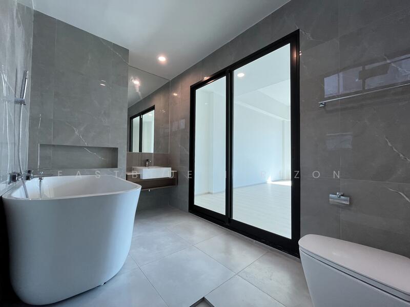 Nirvana DEFINE Krungthep Kreetha, Bangkok, Srinakarin-Romklao Road, Hua Mak, Bang Kapi, Bangkok, 3 Bedrooms, 202 sqm, Townhouse For Sale, by Eastblue Horizon, 500145175 - DDproperty.com