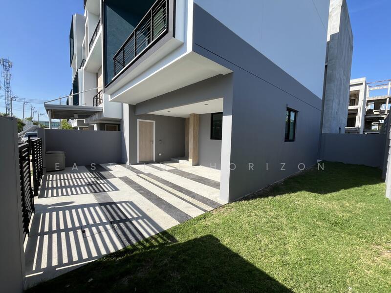 Nirvana DEFINE Krungthep Kreetha, Bangkok, Srinakarin-Romklao Road, Hua Mak, Bang Kapi, Bangkok, 3 Bedrooms, 202 sqm, Townhouse For Sale, by Eastblue Horizon, 500145175 - DDproperty.com