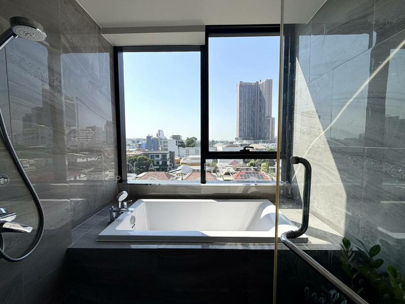 IDEO Q Sukhumvit 36, Bangkok, Soi Sukhumvit 36, Khong Tan, Khlong Toei, Bangkok, 2 Bedrooms, 73 sqm, Condo For Rent, by Nareerat Pimsawang, 500145178 - DDproperty.com