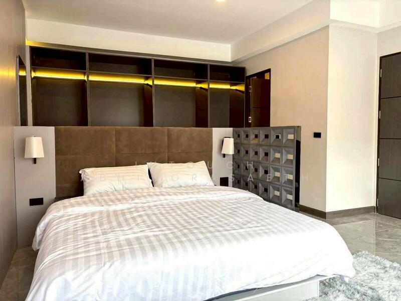 4-BR House, Bangkok, Khlong Tan Nua, Watthana, Bangkok, 4 Bedrooms, 600 sqm, Single Detached House For Rent, by Intouch Abhinorasaeth, 500145227 - DDproperty.com