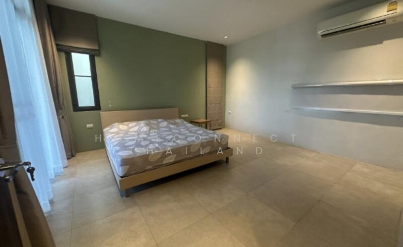 Detached House for Rent in Ekkamai area, Bangkok, Phra Kanong Nua, Watthana, Bangkok, 3 Bedrooms, 220 sqm, Single Detached House For Rent, by HomeConnect Thailand, 500145242 - DDproperty.com