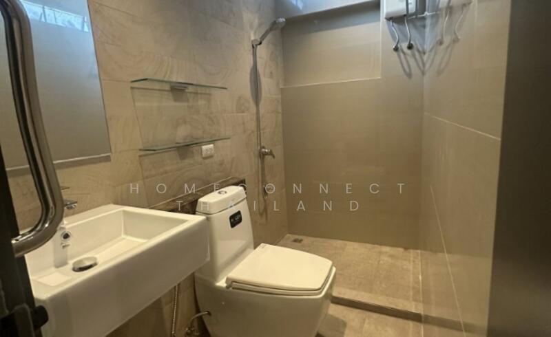 Detached House for Rent in Ekkamai area, Bangkok, Phra Kanong Nua, Watthana, Bangkok, 3 Bedrooms, 220 sqm, Single Detached House For Rent, by HomeConnect Thailand, 500145242 - DDproperty.com