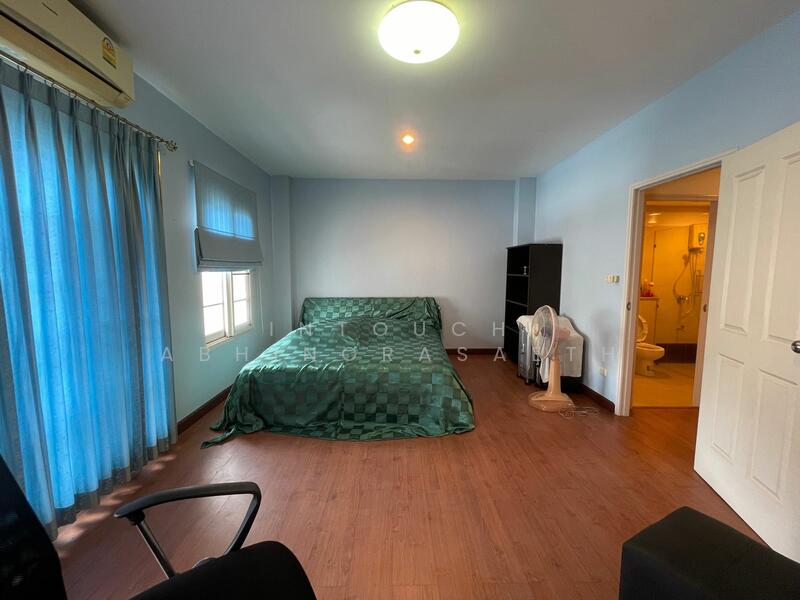 Urban Sathorn, Bangkok, Ratchaphruek Road, Bang Chak, Phasi Charoen, Bangkok, 3 Bedrooms, 255 sqm, Townhouse For Rent, by Intouch Abhinorasaeth, 500145283 - DDproperty.com