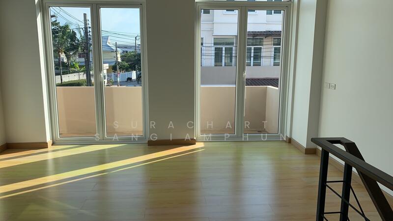 Simantra Ladprao 71, Bangkok, Soi Nak Niwat 21 Nak Niwat Road (Lat Phrao 71), Lat Phrao, Lat Phrao, Bangkok, 3 Bedrooms, 200 sqm, Single Detached House For Sale, by Surachart Sangiamphun, 500145348 - DDproperty.com