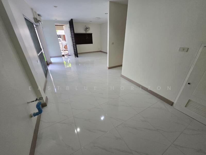 Noble Cube Pattanakarn, Bangkok, Phatthanakan Road, Suan Luang, Suan Luang, Bangkok, 3 Bedrooms, 200 sqm, Townhouse For Sale, by Eastblue Horizon, 500145355 - DDproperty.com