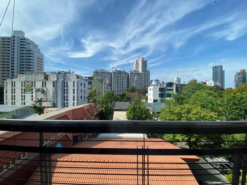 Townhouse in Sukhumvit Soi: 49, Bangkok, Khlongtoei Nua, Watthana, Bangkok, 3 Bedrooms, 200 sqm, Townhouse For Rent, by Khun Nita, 500145377 - DDproperty.com