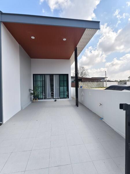 ขายบ้าน 3 ห้องนอน พัทยาตะวันออก, ชลบุรี, บางละมุง, บางละมุง, ชลบุรี, 200 ตร.ม., บ้านแฝด ขาย, โดย PLC Real Estate, 500145388 - DDproperty.com