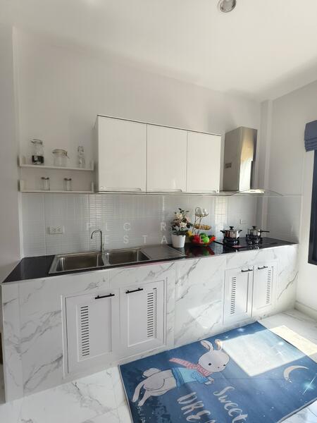 House 3 Bedroom for sale East Pattaya, Chon Buri (Pattaya), Bang Lamung, Bang Lamung (Pattaya), Chon Buri (Pattaya), 3 Bedrooms, 200 sqm, Semi-Detached House (Twin House) For Sale, by PLC Real Estate, 500145388 - DDproperty.com