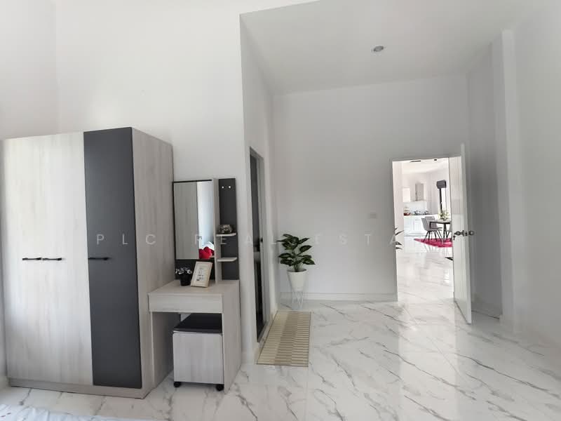 House 3 Bedroom for sale East Pattaya, Chon Buri (Pattaya), Bang Lamung, Bang Lamung (Pattaya), Chon Buri (Pattaya), 3 Bedrooms, 200 sqm, Semi-Detached House (Twin House) For Sale, by PLC Real Estate, 500145388 - DDproperty.com