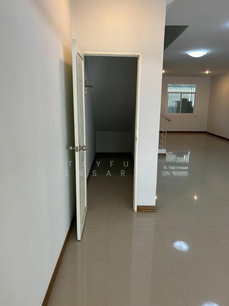 4-BR Townhouse, Bangkok, Phlapphla, Wang Thonglang, Bangkok, 4 Bedrooms, 360 sqm, Townhouse For Rent, by Tayfun  Suebsarakham , 500145421 - DDproperty.com