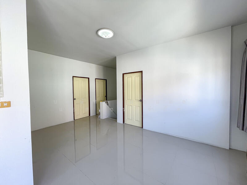 ทาวน์โฮม 2 หลังตีทะลุ หมู่บ้าน อุไรรัตน์ วิลเลจ ศรีราชา (หลังริม), ชลบุรี, ทุ่งสุขลา, ศรีราชา, ชลบุรี, 300 ตร.ม., ทาวน์เฮ้าส์ ขาย, โดย บริษัท เอชแอล แอสเซท จำกัด, 500145530 - DDproperty.com