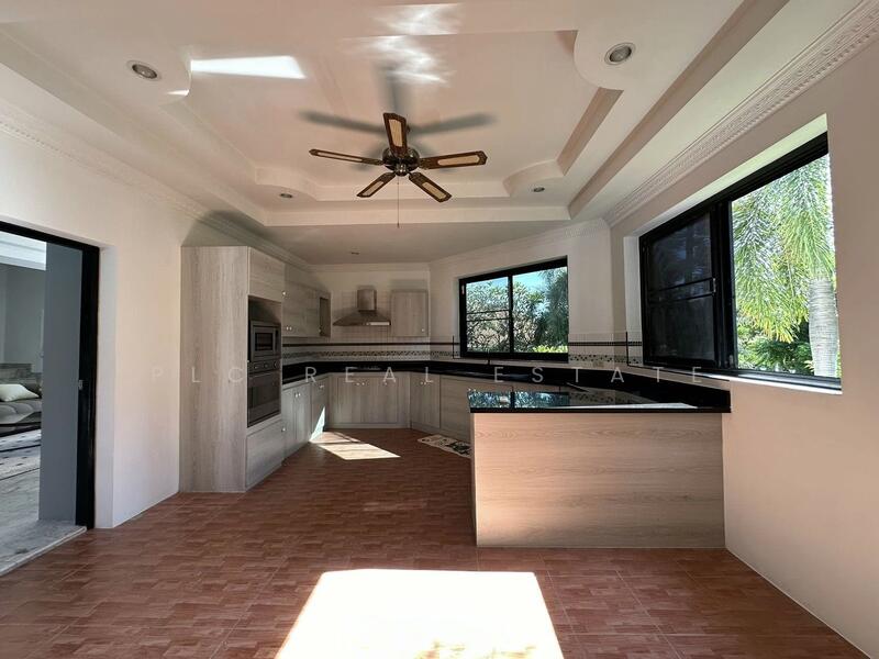 Pool View Villa 5 Bedroom for sale East Pattaya, Chon Buri (Pattaya), Bang Lamung, Bang Lamung (Pattaya), Chon Buri (Pattaya), 5 Bedrooms, 1,100 sqm, Villa For Sale, by PLC Real Estate, 500145549 - DDproperty.com