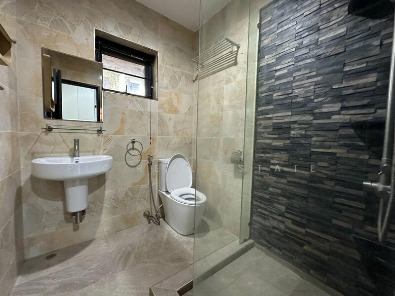 ขายวิลล่าวิวสระว่ายน้ำ 5 ห้องนอน พัทยาตะวันออก, ชลบุรี, บางละมุง, บางละมุง, ชลบุรี, 1,100 ตร.ม., วิลล่า ขาย, โดย PLC Real Estate, 500145549 - DDproperty.com