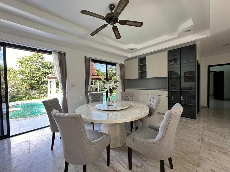 Pool View Villa 5 Bedroom for sale East Pattaya, Chon Buri (Pattaya), Bang Lamung, Bang Lamung (Pattaya), Chon Buri (Pattaya), 5 Bedrooms, 1,100 sqm, Villa For Sale, by PLC Real Estate, 500145549 - DDproperty.com