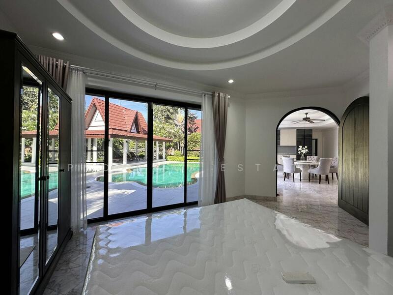 Pool View Villa 5 Bedroom for sale East Pattaya, Chon Buri (Pattaya), Bang Lamung, Bang Lamung (Pattaya), Chon Buri (Pattaya), 5 Bedrooms, 1,100 sqm, Villa For Sale, by PLC Real Estate, 500145549 - DDproperty.com