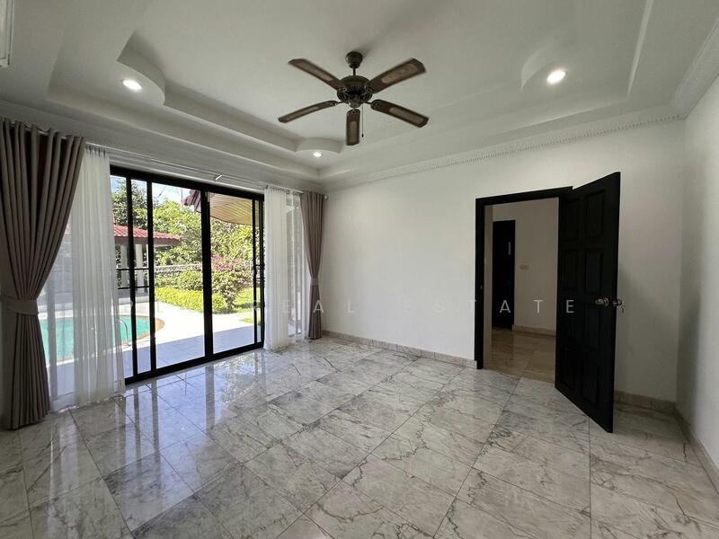 Pool View Villa 5 Bedroom for sale East Pattaya, Chon Buri (Pattaya), Bang Lamung, Bang Lamung (Pattaya), Chon Buri (Pattaya), 5 Bedrooms, 1,100 sqm, Villa For Sale, by PLC Real Estate, 500145549 - DDproperty.com