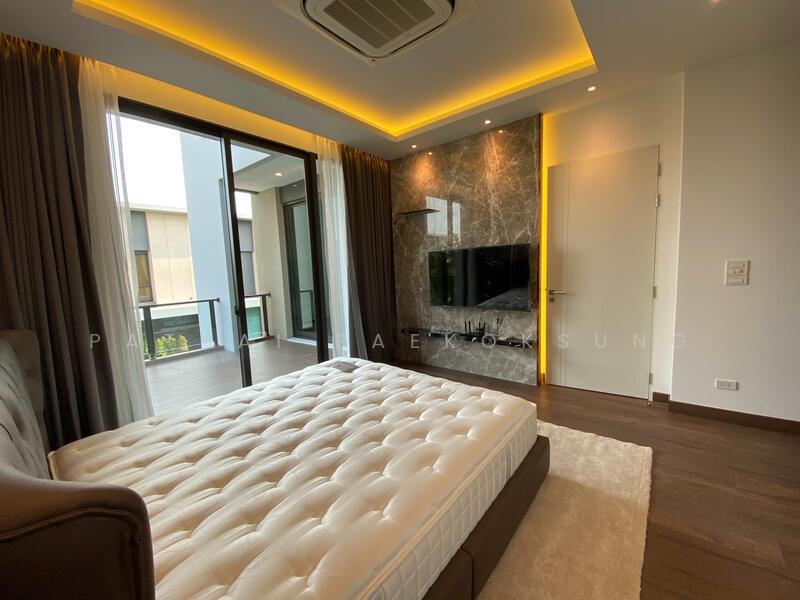 Baan Klang Muang Classe Ekkamai-Ramintra, Bangkok, Sukhonthasawat Road, Lat Phrao, Lat Phrao, Bangkok, 4 Bedrooms, 346 sqm, Single Detached House For Sale, by Pathai Paekoksung, 500145585 - DDproperty.com